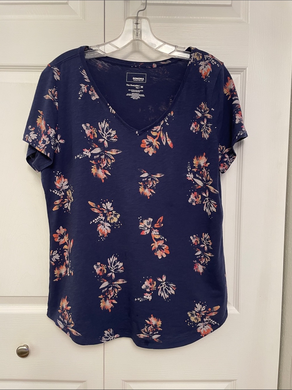 Sonoma THE EVERYDAY TEE Floral Pullover Top V Neckline Medium